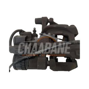 Etrier de frein avant droit 688302801 BMW 2 serie Gran Tourer (F46) 220dA xDrive 2.0 TwinPower Turbo 16V 2014