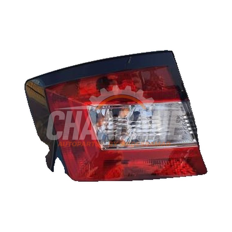 Feu arriere secondaire gauche 6V6945111 Skoda Fabia 2014 / 2021