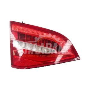 Feu arriere secondaire gauche 8K9945093E Audi RS 4 Avant (B8) 4.2 V8 32V 2012 / 2015