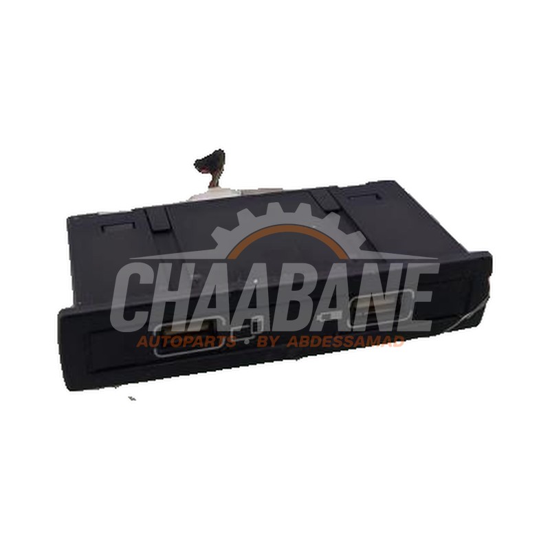 Connexion USB A1728201700 Mercedes A (W176) 1.6 A-180 16V