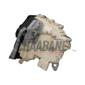 Serrure avant droite 8J1837016E Audi S8 (D4) 4.0 V8 TFSI 32V 2012 / 2018